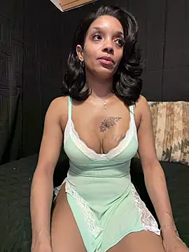 Rakiyahcharms online show from April 23, 6:36 am