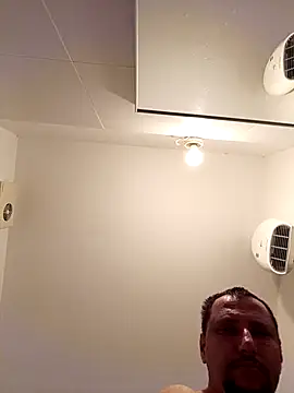 Snapshot of Miki20677 chatting on December 23, 4:06 pm Miki20677 online show from December 23, 4:06 pm