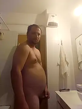 Snapshot of Miki20677 chatting on October 11, 6:06 pm Miki20677 online show from October 11, 6:06 pm