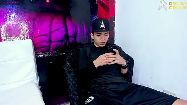 AmazingPartys online show from April 18, 1:37 pm