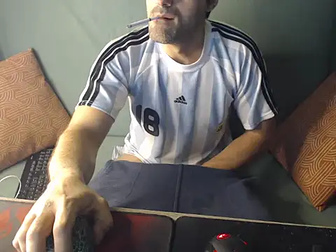 Snapshot of MarkReeds chatting on December 4, 10:35 am MarkReeds online show from December 4, 10:35 am