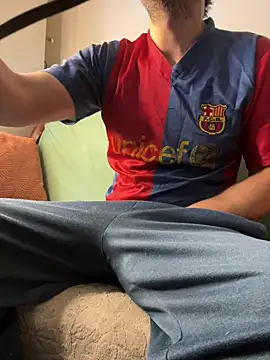 Snapshot of MarkReeds chatting on February 22, 1:35 pm MarkReeds online show from February 22, 1:35 pm