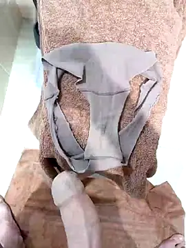 Snapshot of domjoab chatting on January 11, 12:22 am domjoab online show from January 11, 12:22 am