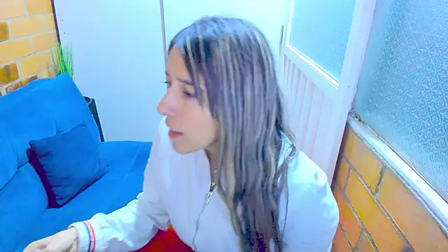 Snapshot of Penelope47 chatting on December 5, 10:34 pm Penelope47 online show from December 5, 10:34 pm