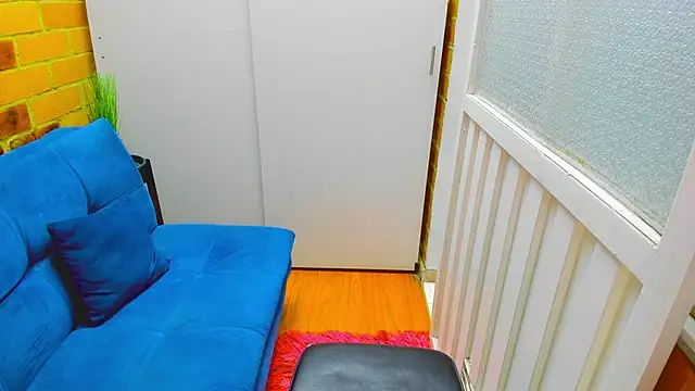 Snapshot of Penelope47 chatting on December 6, 6:17 pm Penelope47 online show from December 6, 6:17 pm