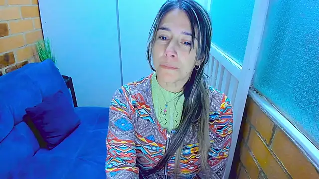 Snapshot of Penelope47 chatting on December 10, 10:05 pm Penelope47 online show from December 10, 10:05 pm