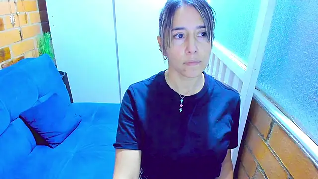 Snapshot of Penelope47 chatting on December 17, 10:32 pm Penelope47 online show from December 17, 10:32 pm