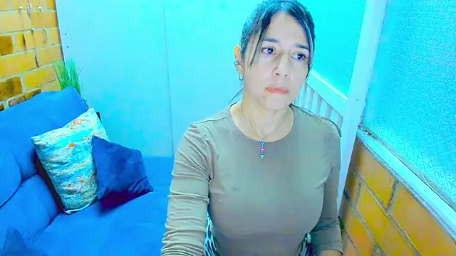 Snapshot of Penelope47 chatting on January 11, 6:01 pm Penelope47 online show from January 11, 6:01 pm