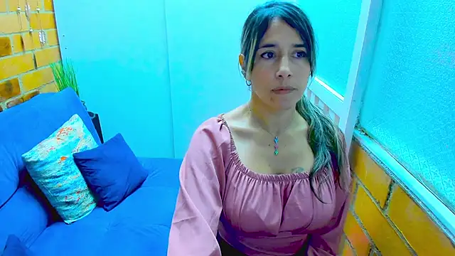 Snapshot of Penelope47 chatting on January 14, 8:04 pm Penelope47 online show from January 14, 8:04 pm