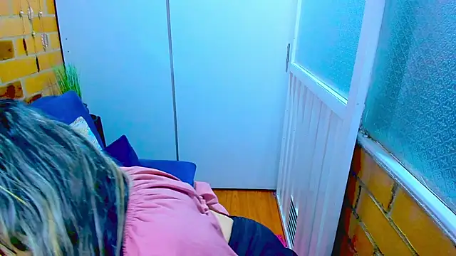 Snapshot of Penelope47 chatting on January 14, 11:05 pm Penelope47 online show from January 14, 11:05 pm