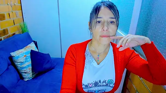 Snapshot of Penelope47 chatting on January 17, 11:51 pm Penelope47 online show from January 17, 11:51 pm