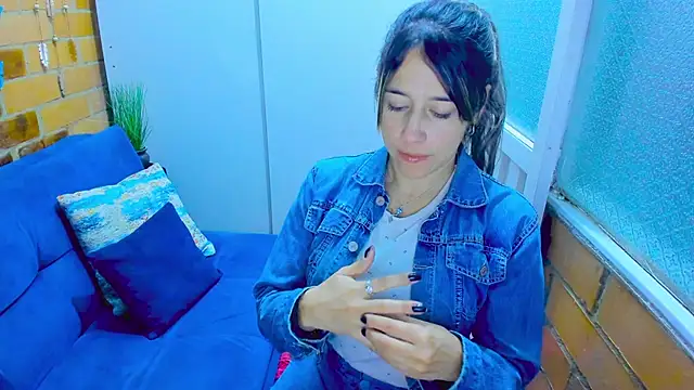 Snapshot of Penelope47 chatting on January 25, 10:07 pm Penelope47 online show from January 25, 10:07 pm