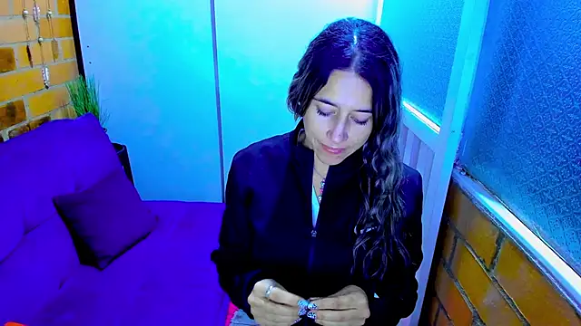 Snapshot of Penelope47 chatting on February 14, 11:20 pm Penelope47 online show from February 14, 11:20 pm