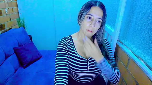 Snapshot of Penelope47 chatting on February 17, 7:21 pm Penelope47 online show from February 17, 7:21 pm