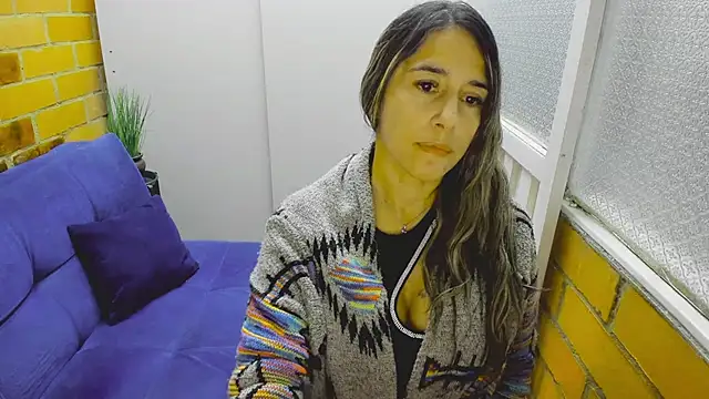 Snapshot of Penelope47 chatting on March 8, 8:14 pm Penelope47 online show from March 8, 8:14 pm