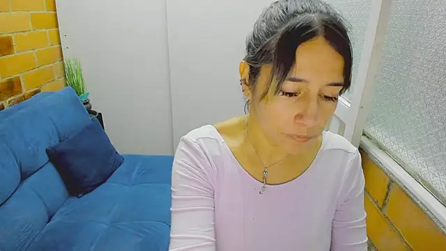 Snapshot of Penelope47 chatting on March 22, 6:58 pm Penelope47 online show from March 22, 6:58 pm