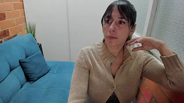 Snapshot of Penelope47 chatting on September 23, 6:33 pm Penelope47 online show from September 23, 6:33 pm