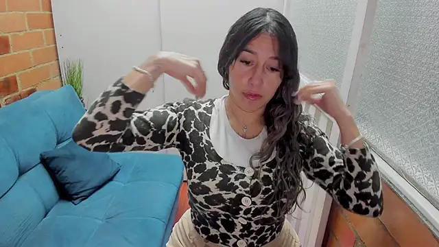 Snapshot of Penelope47 chatting on October 18, 6:52 pm Penelope47 online show from October 18, 6:52 pm