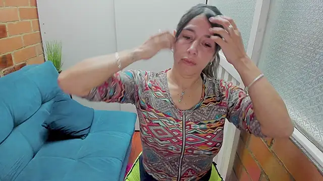 Snapshot of Penelope47 chatting on October 28, 6:54 pm Penelope47 online show from October 28, 6:54 pm