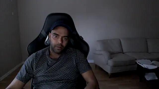 Snapshot of dan_the_man35 chatting on March 12, 4:24 pm dan the man35 online show from March 12, 4:24 pm