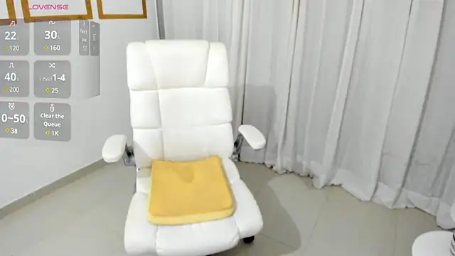 Snapshot of renata_t_ chatting on January 29, 11:25 pm renata t online show from January 29, 11:25 pm