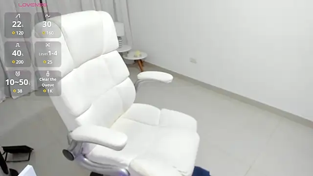 Snapshot of renata_t_ chatting on February 26, 11:26 pm renata t online show from February 26, 11:26 pm