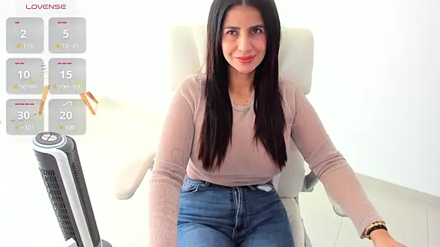 Snapshot of renata_t_ chatting on March 5, 3:51 pm renata t online show from March 5, 3:51 pm