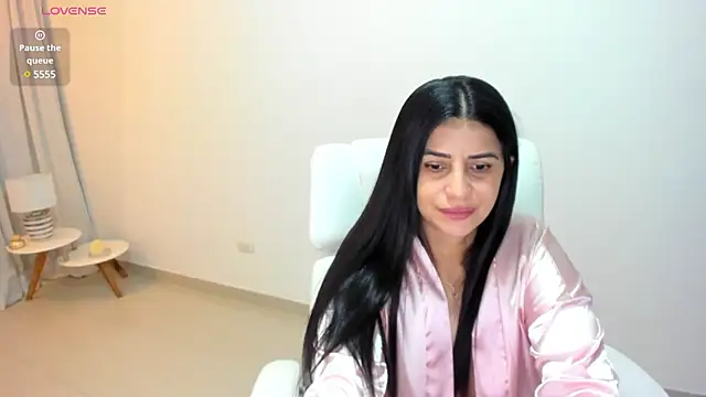Snapshot of renata_t_ chatting on March 8, 10:32 am renata t online show from March 8, 10:32 am