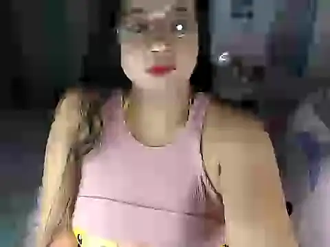 hersheykisses07 online show from February 18, 3:35 am