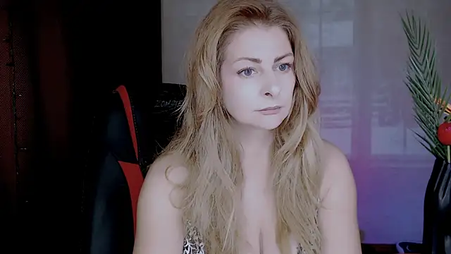 Snapshot of Eleonores chatting on October 30, 4:58 am Eleonores online show from October 30, 4:58 am