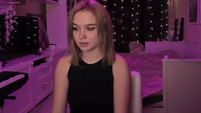 Snapshot of MaryDreaminess chatting on December 15, 4:04 pm MaryDreaminess online show from December 15, 4:04 pm