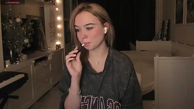 Snapshot of MaryDreaminess chatting on January 5, 5:30 pm MaryDreaminess online show from January 5, 5:30 pm