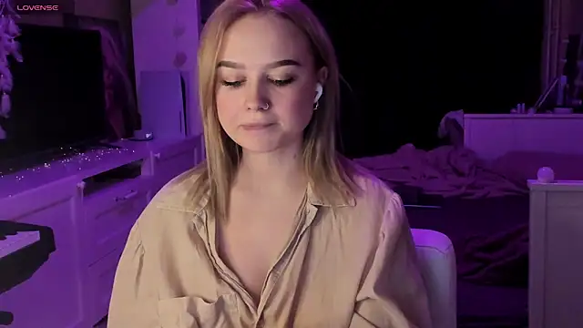 Snapshot of MaryDreaminess chatting on February 6, 7:51 pm MaryDreaminess online show from February 6, 7:51 pm