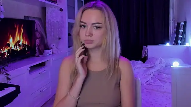 Snapshot of MaryDreaminess chatting on October 11, 8:29 pm MaryDreaminess online show from October 11, 8:29 pm