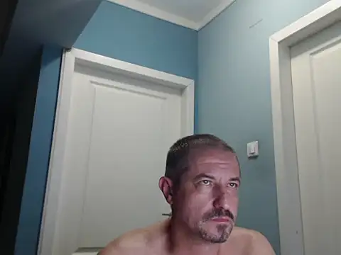 Snapshot of MisterFaithRO chatting on June 18, 10:03 pm MisterFaithRO online show from June 18, 10:03 pm