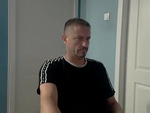 Snapshot of MisterFaithRO chatting on July 6, 6:43 pm MisterFaithRO online show from July 6, 6:43 pm