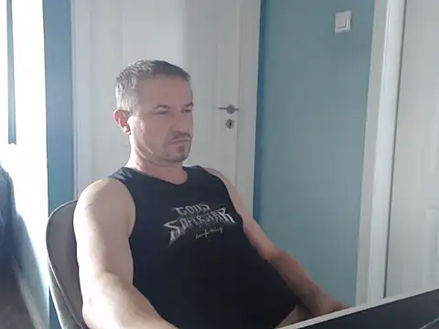 Snapshot of MisterFaithRO chatting on July 29, 6:44 am MisterFaithRO online show from July 29, 6:44 am