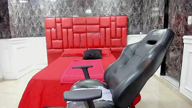 Snapshot of Imyourdirtymilf chatting on October 8, 7:55 pm Imyourdirtymilf online show from October 8, 7:55 pm