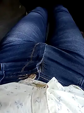 Snapshot of Babyucum4me chatting on December 6, 8:37 am Babyucum4me online show from December 6, 8:37 am