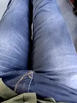 Snapshot of Babyucum4me chatting on December 7, 8:11 am Babyucum4me online show from December 7, 8:11 am