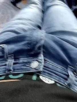 Snapshot of Babyucum4me chatting on December 9, 1:13 pm Babyucum4me online show from December 9, 1:13 pm