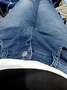 Snapshot of Babyucum4me chatting on December 22, 11:44 am Babyucum4me online show from December 22, 11:44 am