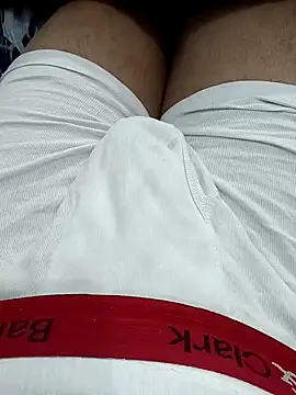 Snapshot of Babyucum4me chatting on December 28, 4:52 pm Babyucum4me online show from December 28, 4:52 pm