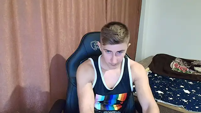 Snapshot of Todhorny9873 chatting on January 9, 8:45 am Todhorny9873 online show from January 9, 8:45 am