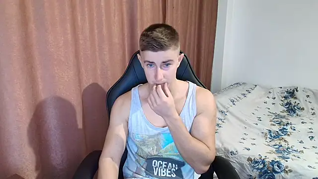 Snapshot of Todhorny9873 chatting on January 22, 7:57 am Todhorny9873 online show from January 22, 7:57 am