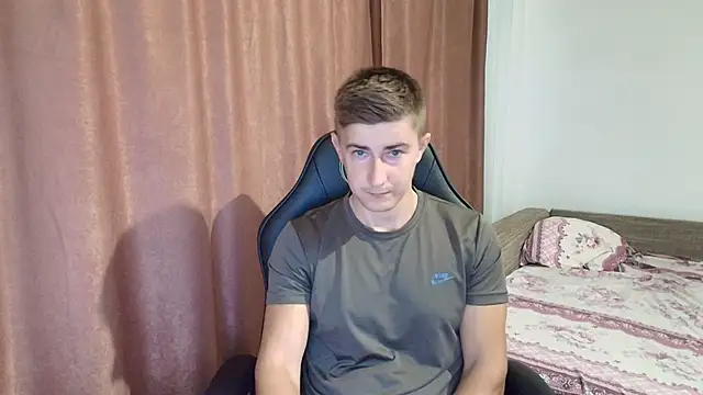 Snapshot of Todhorny9873 chatting on February 20, 5:55 am Todhorny9873 online show from February 20, 5:55 am