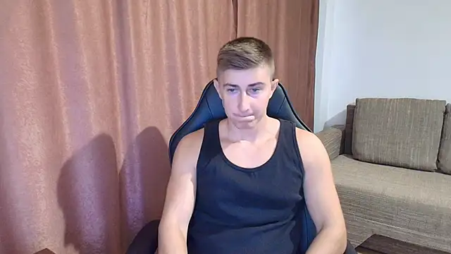 Snapshot of Todhorny9873 chatting on March 7, 10:13 am Todhorny9873 online show from March 7, 10:13 am