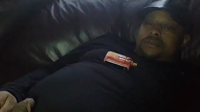 Snapshot of blaccowboy88 chatting on March 25, 12:11 pm blaccowboy88 online show from March 25, 12:11 pm