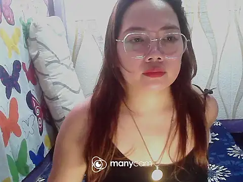 BURBERRY69 online show from October 2, 12:39 am