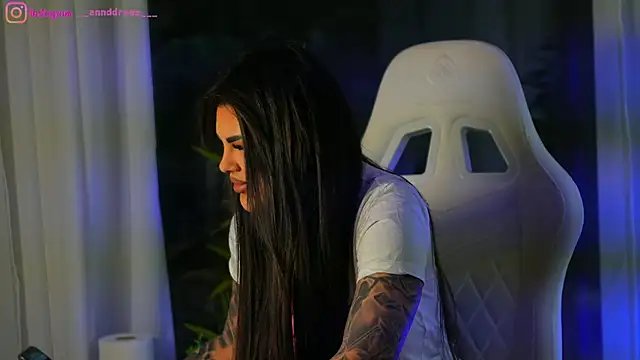 perfectt33n online show from December 6, 8:37 am